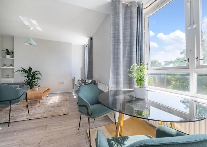 Lovely 1 Bedroom Apartment In Waterloo