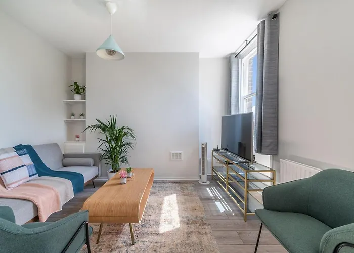 Lovely 1 Bedroom Apartment In Waterloo